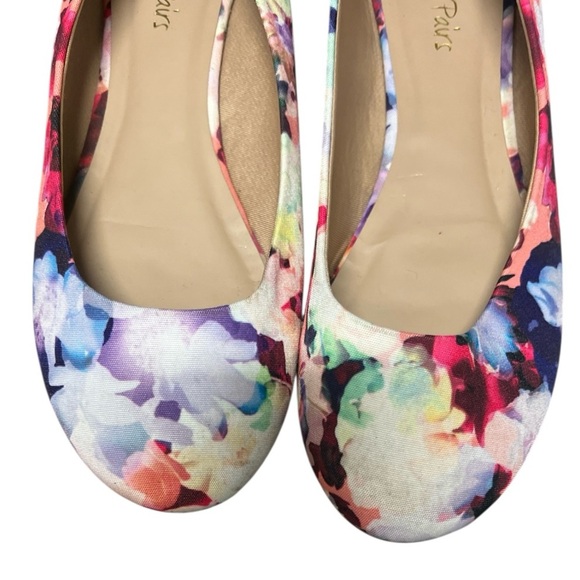 Red and Pink Floral Ballet Flats - Picture 7 of 8